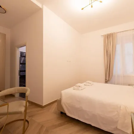 The Best Rent - Elegant Five-Bedrooms Apartment Near Colosseo Rome Exterior photo
